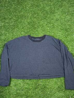 Lululemon Check The Box Long Sleeve Cropped Pocket Tee in Heathered Coal Large